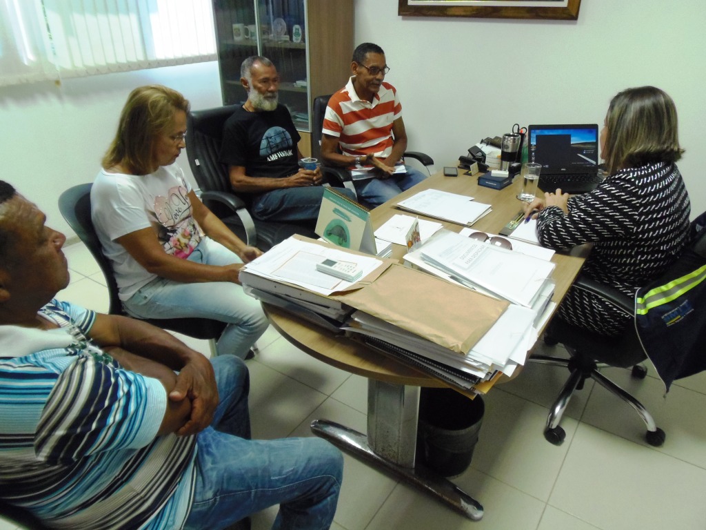 Secretária Georlize Teles recebe reivindicações de moradores do conjunto Beira Rio - SMTT Aracaju